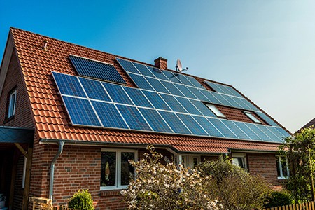can solar panels run a whole house